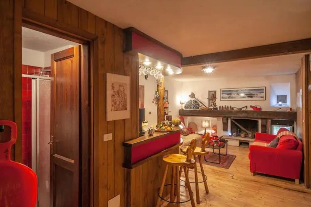 Modest & Cheap Tavern For A Spartan Retreat Apartment